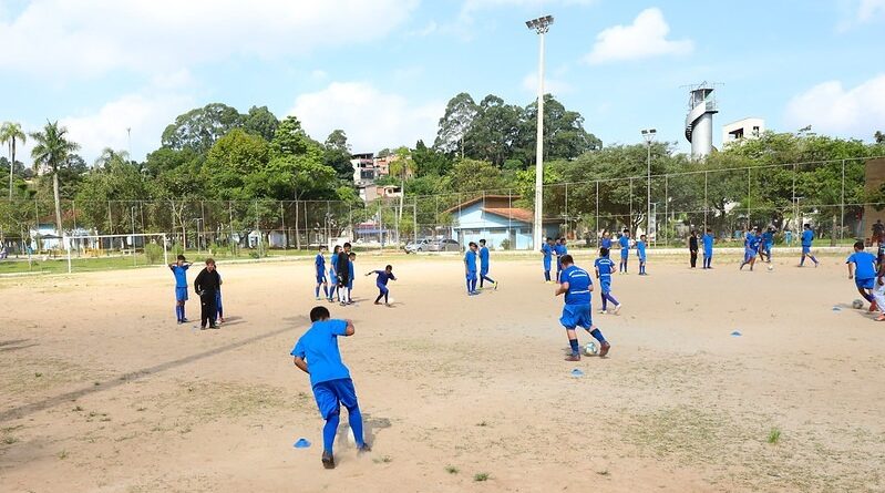 Podem se inscrever crianças de 06 a 16 anos