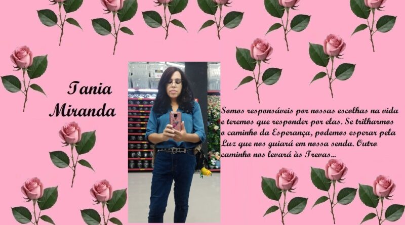Pink rose-bordered banner with 'Iania Miranda' on the left, a Portuguese quote on the right, and a woman taking a selfie in a store in the center.