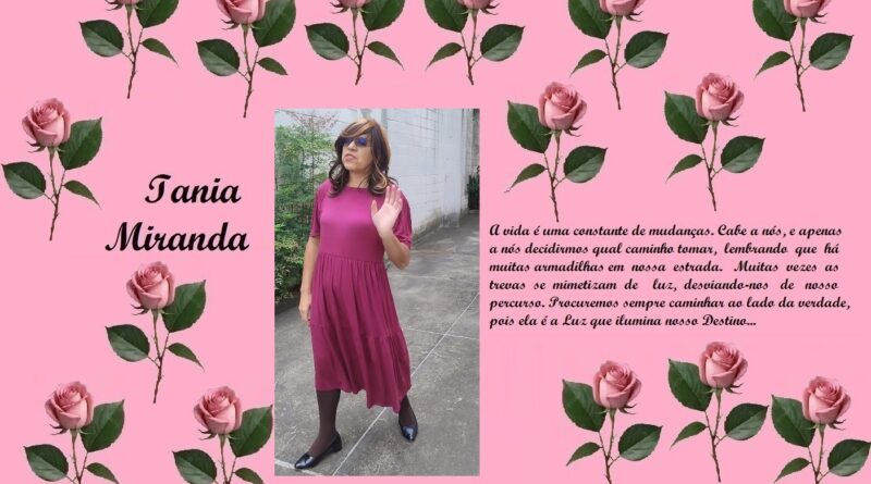 Pink collage with rose border; left side shows a cursive name, center photo of a woman in a magenta dress waving, right side a Portuguese quote about life and destiny.